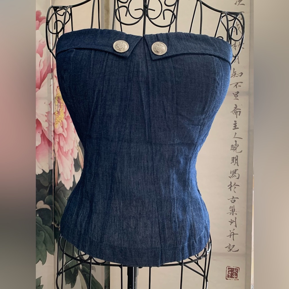 Strapless top